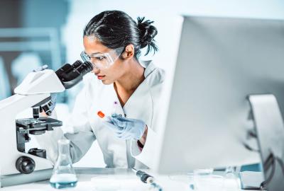 women in lab